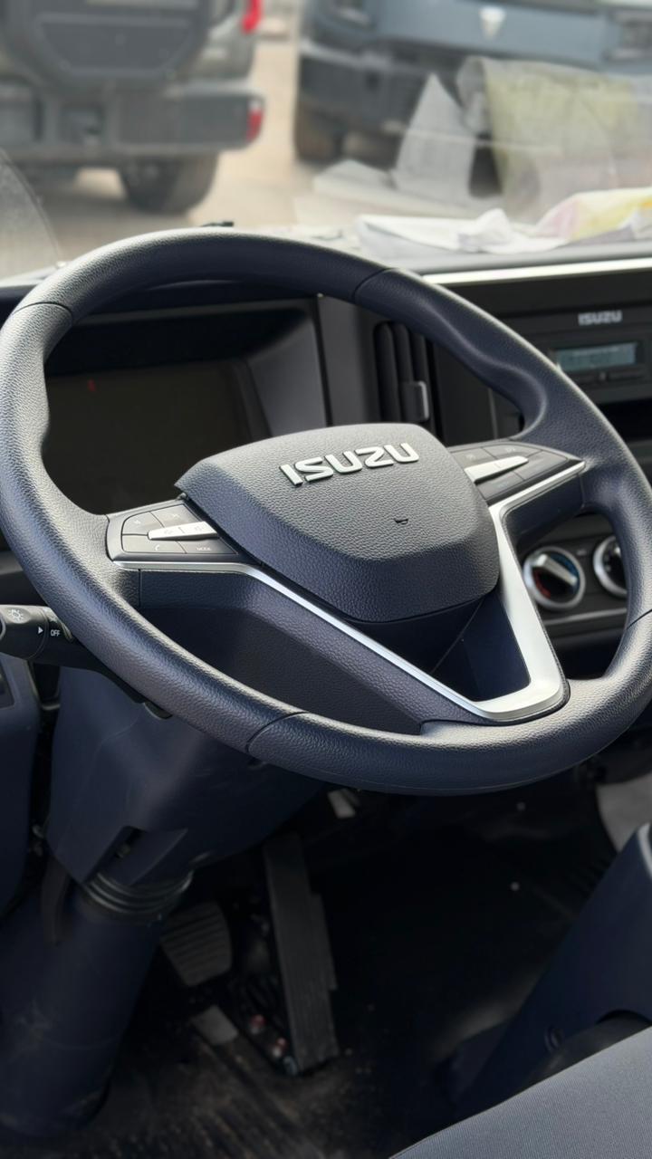 ISUZU Elf EM5 фургон — фото 6